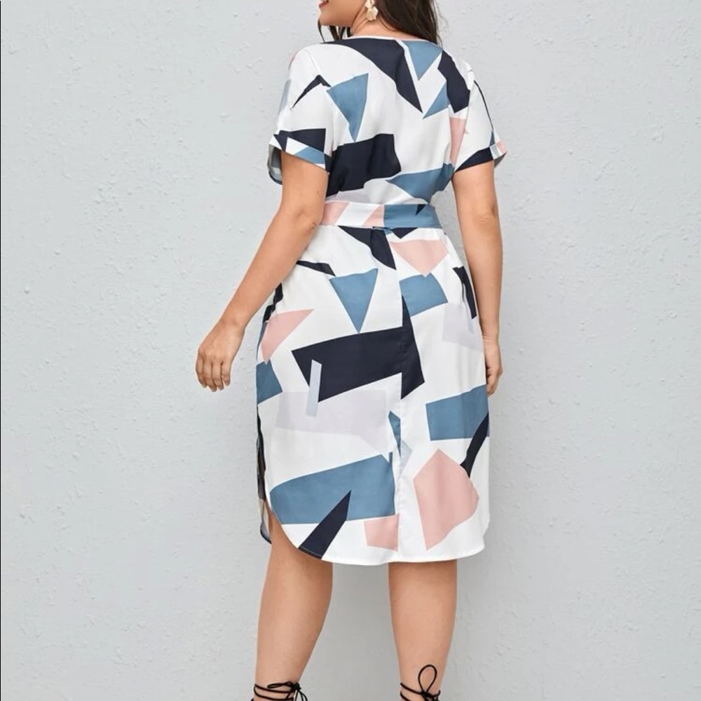 Plus Size Abstract Geo Colorblock Print Belted Dress - Picture 2 of 9